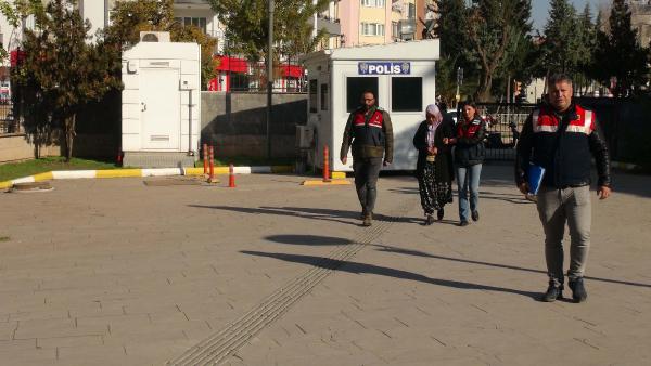 kiliste-bebegini-bogarak-oldurmustu-muebbet-hapse-carptirilan-cani-anne-yakalandi-1671543771096.jpg Kilis’te bebeğini boğarak öldürmüştü! Müebbet hapse çarptırılan cani anne yakalandı - 3