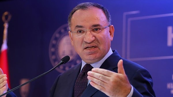 hdpli-selahattin-demirtas-ysk-uyelerini-tehdit-etti-yargilanacaklarindan-emin-olmalilar-1675187758677.jpg HDP'li Selahattin Demirtaş YSK üyelerini tehdit etti: "Yargılanacaklarından emin olmalılar" - 5