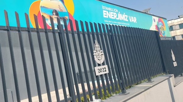 15 yıllık spor salonunu yeniden açtılar! CHP'li İBB'den tabela hizmeti - 1