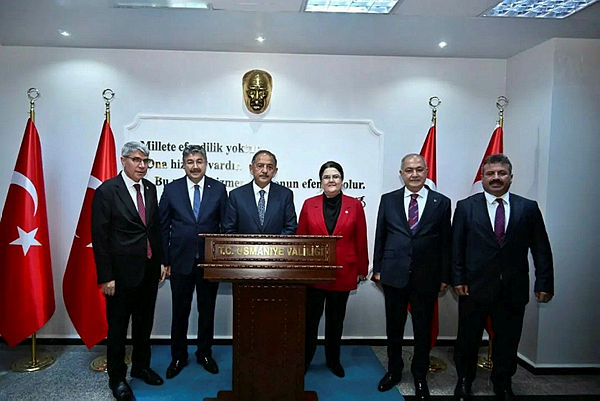 bakan-ozhaseki-yapi-yasagi-getirecegimiz-yerler-var-1687188837733.jpg Bakan Özhaseki Osmaniye'de konuştu: İmar planlarında revize yolda! - 2