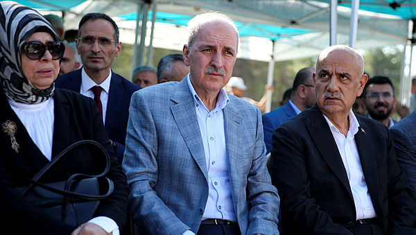 TBMM Başkanı Numan Kurtulmuş deprem bölgesinde A Haber'in sorularını yanıtladı - 2