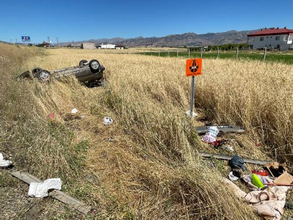 Elazığ'da korkunç kaza! Otomobil şarampole uçup ters döndü: Çok sayıda yaralı var - 5