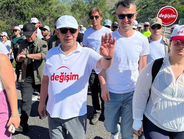 1688854355018.jpg Kemal Kılıçdaroğlu hakkında bomba iddia! Hedefinde tam 15 il başkanı var! Tanju Özcan duyurdu: Hazırlık yapıyor... - 4