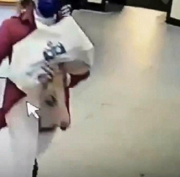 İzmir'deki hastaneden bebek kaçırılması olayında yeni gelişme! 3 günlük bebeğe poşetli kamuflaj - 2