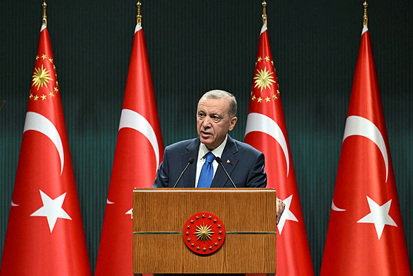 Başkan Erdoğan Kabine sonrası önemli açıklamalarda bulundu! Emekliye müjde, İsrail ve Filistin’e itidal çağrısı, ABD’ye net mesaj...