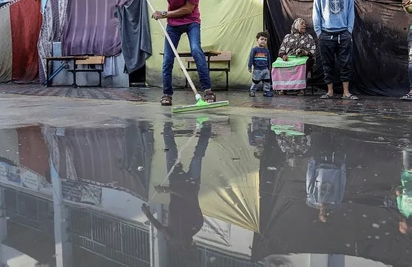 ’Susuz’ Gazze’ye 39 gün sonra yağmur yağdı! İnsani kriz boyut atladı...
