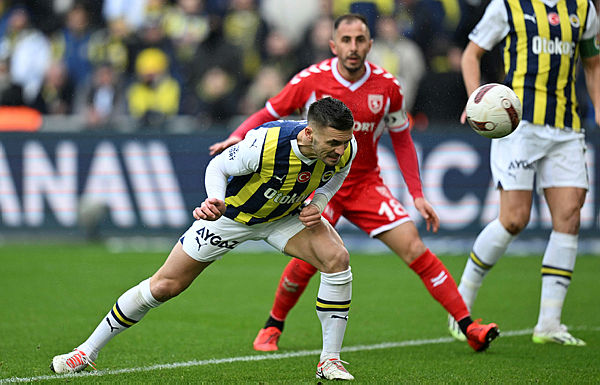 fenerbahce-yilport-samsunspor-maci-canli-anlatim-izle-super-ligde-zorlu-mac-1705847819171.jpg Fenerbahçe Kadıköy'de yara aldı! Fenerbahçe 1-1 Samsunspor (MAÇ SONUCU) - 3