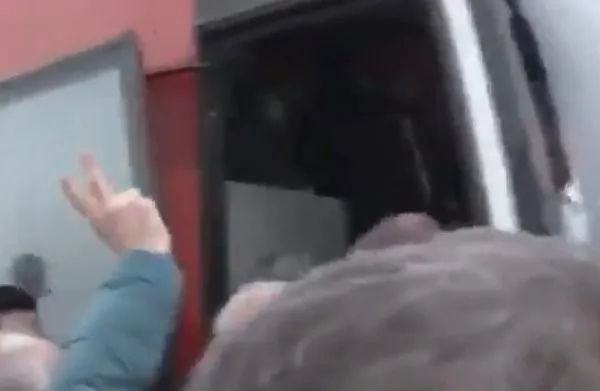 1709403032310.jpeg CHP ile DEM ittifakı derinleşiyor! Ekrem İmamoğlu'ndan DEM'li seçmene: Size layık olmaya çalışıyorum - 6