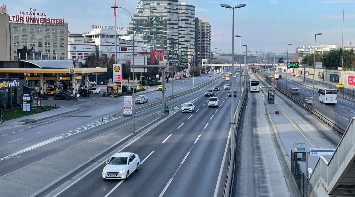 1718536315912.jpg İstanbul'da Kurban Bayramı sakinliği! Trafik yok denecek kadar az... - 2