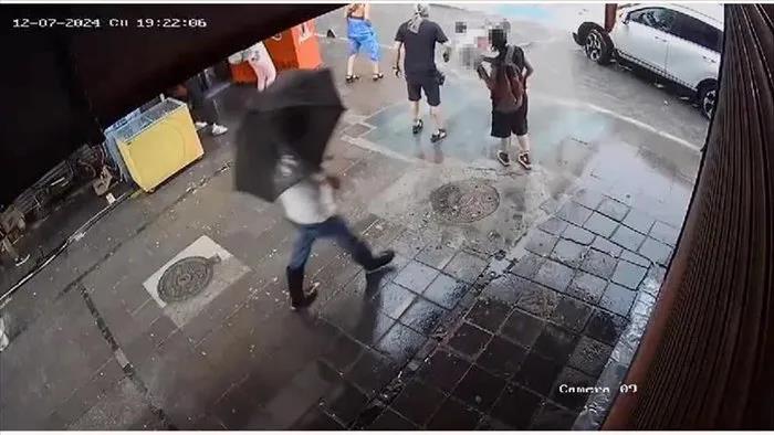 İzmir'de sokakta akıma kapılan 2 kişinin öldüğü dava; heyet, yeni bilirkişi raporu hazırlayacak (DHA)
