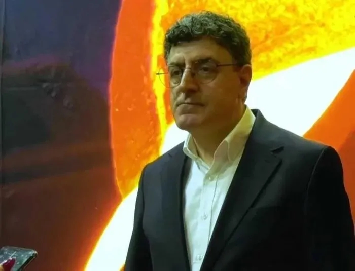 12 ilde düzenlenen operasyonlarda aralarında Kapalıçarşı Yönetim Kurulu Başkanı Yardımcısı Faik Özbey'in de olduğu 10 şüpheli tutuklandı. (A Haber arşiv)