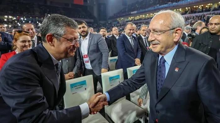 Kasım 2023'te yapılan kurultayda Kemal Kılıçdaroğlu seçimi kaybederek CHP Genel Başkanlık koltuğunu Özgür Özel'e devretmişti (AA)  .