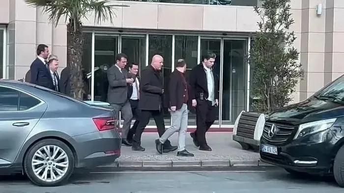 Ekrem İmamoğlu yolsuzluk soruşturması kapsamında tutuklandı (Ekran görüntüsü)