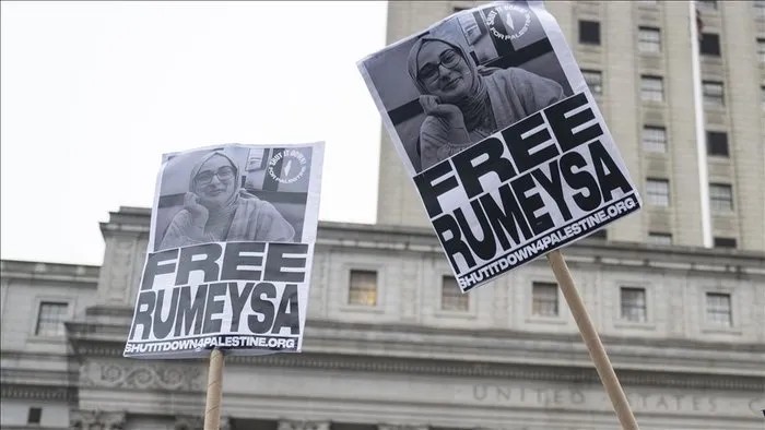 Rümeysa Öztürk'ün gözaltına alınması ABD'de protesto edilmişti. (A Haber arşiv)
