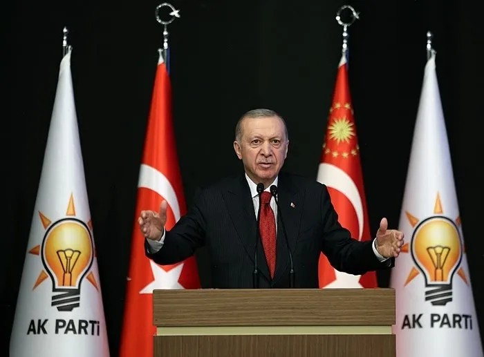 AK Parti, 2023 Seçim Beyannamesi'nde ʺTürkiye Yüzyılı'nda Yeni Anayasaʺ başlığı altında yeni anayasa konusundaki kararlılığını ortaya koymuştu. (AA)