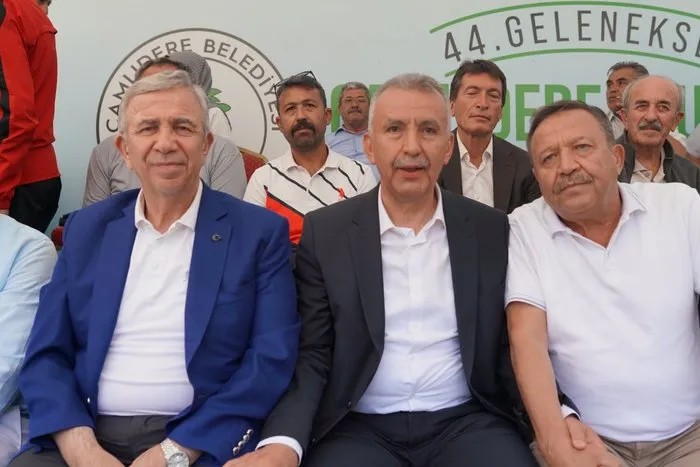 Belediye Başkanı Adem Ceylan'ın CHP'li Ankara Büyükşehir Belediye Başkanı Mansur Yavaş'a yakınlığı bulunuyor. (A Haber arşiv)