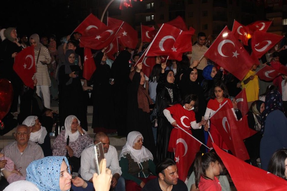 Türkiye tek yürek! 81 milyon Demokrasi Nöbeti’nde: Halk 15 Temmuz’da iradesine sahip çıktı