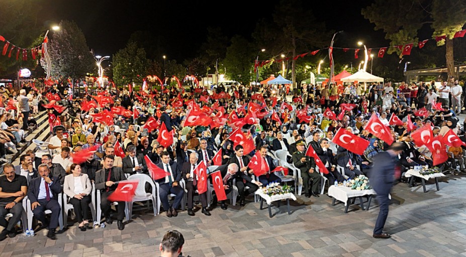 Türkiye tek yürek! 81 milyon Demokrasi Nöbeti’nde: Halk 15 Temmuz’da iradesine sahip çıktı