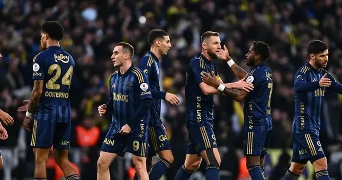 Tedesco’dan oyuncularına övgü: Gördüğümüz Fenerbahçe’den çok mutluyum