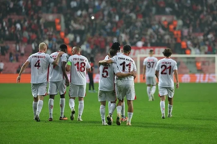 avrupada-turk-ruzgari-3-temsilcimiz-de-play-offta-1769727071444.jpeg Samsunspor, UEFA Konferans Ligi'nde yer alan Samsunspor lig aşamasını 12. sırada tamamladı (ahaber.com.tr)