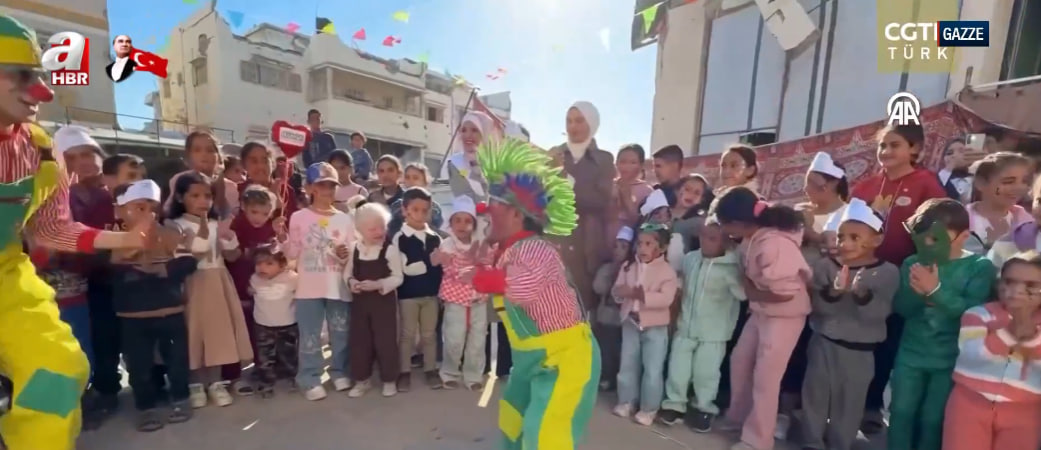 Gazze'de enkazlar arasında 23 Nisan coşkusu (Foto: ahaber.com.tr ekran görüntüsü) 