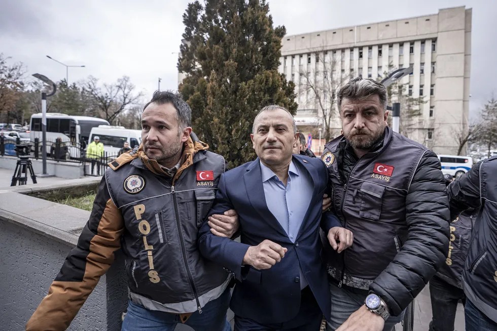 Eski Tunceli Valisi Tuncay Sonel (Fotoğraf: AA)