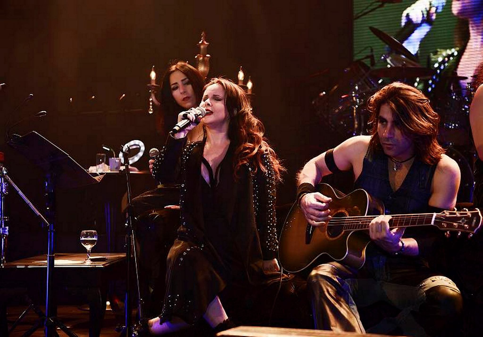 metin-turkcandan-sebnem-feraha-dikkat-ceken-sitem-1788526906619.jpg Metin Türkcan’dan 21 yıl birlikte sahne aldığı Şebnem Ferah’a gitar kayıtları üzerinden sitem - 1
