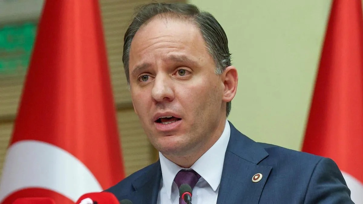 yeni-parti-milletvekili-deniz-yavuzyilmazin-esi-serpil-yavuzyilmaz-hakkinda-yagma-ve-dolandiricilik-sorusturma-1790691375929.jpeg Yeni Parti Milletvekili Deniz Yavuzyılmaz’ın eşi Serpil Yavuzyılmaz hakkında “yağma” ve “dolandırıcılık” soruşturması - 1