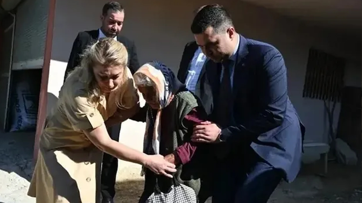 CHP ile Yeni Parti arasında 'Hürü Nine' kavgası! Kadın kolları birbirine girdi - 2