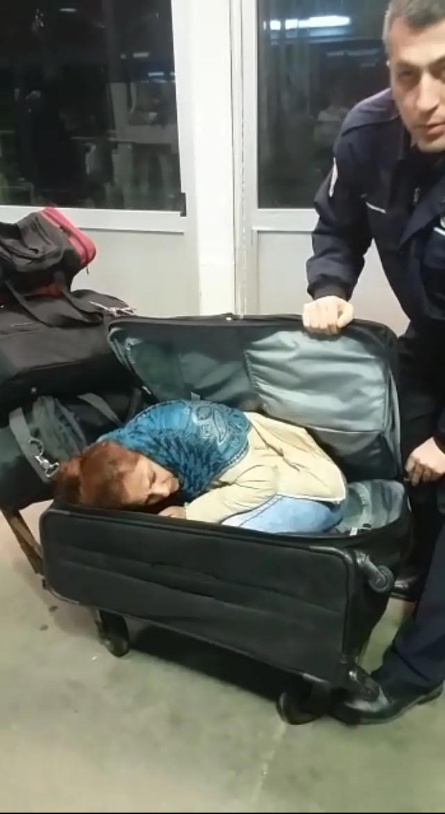 Valiz içinde Türkiye’ye girerken yakalandı