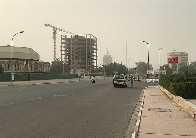 Cumhurbaşkanı Erdoğan’ın ziyareti öncesi Çad sokakları Türk bayraklarıyla süslendi