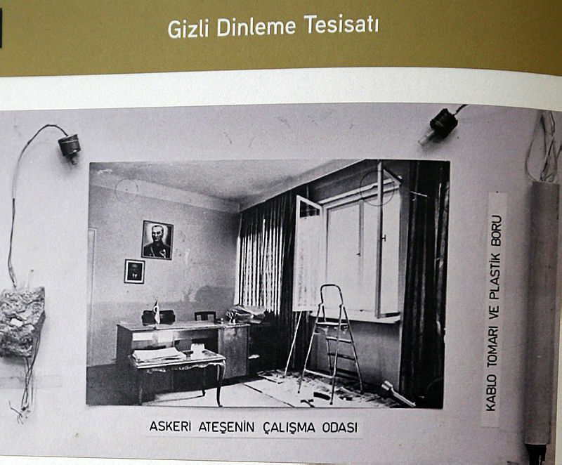 MİT, 90 yılını hazırladığı kitapçıkla anlattı