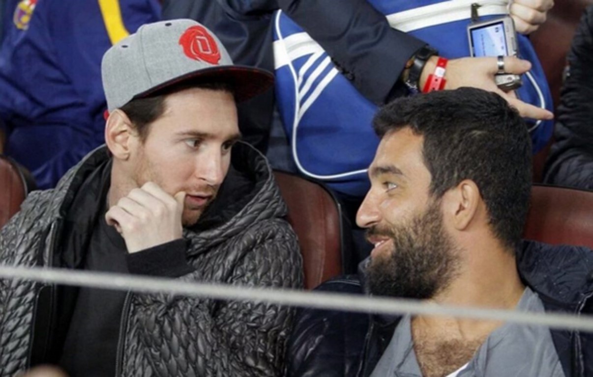 Flaş iddia Lionel Messi Arda Turan’a selam bile vermiyor