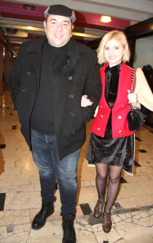 Ata Demirer kendinde 14 yaş küçük sevgilisiyle görüntülendi