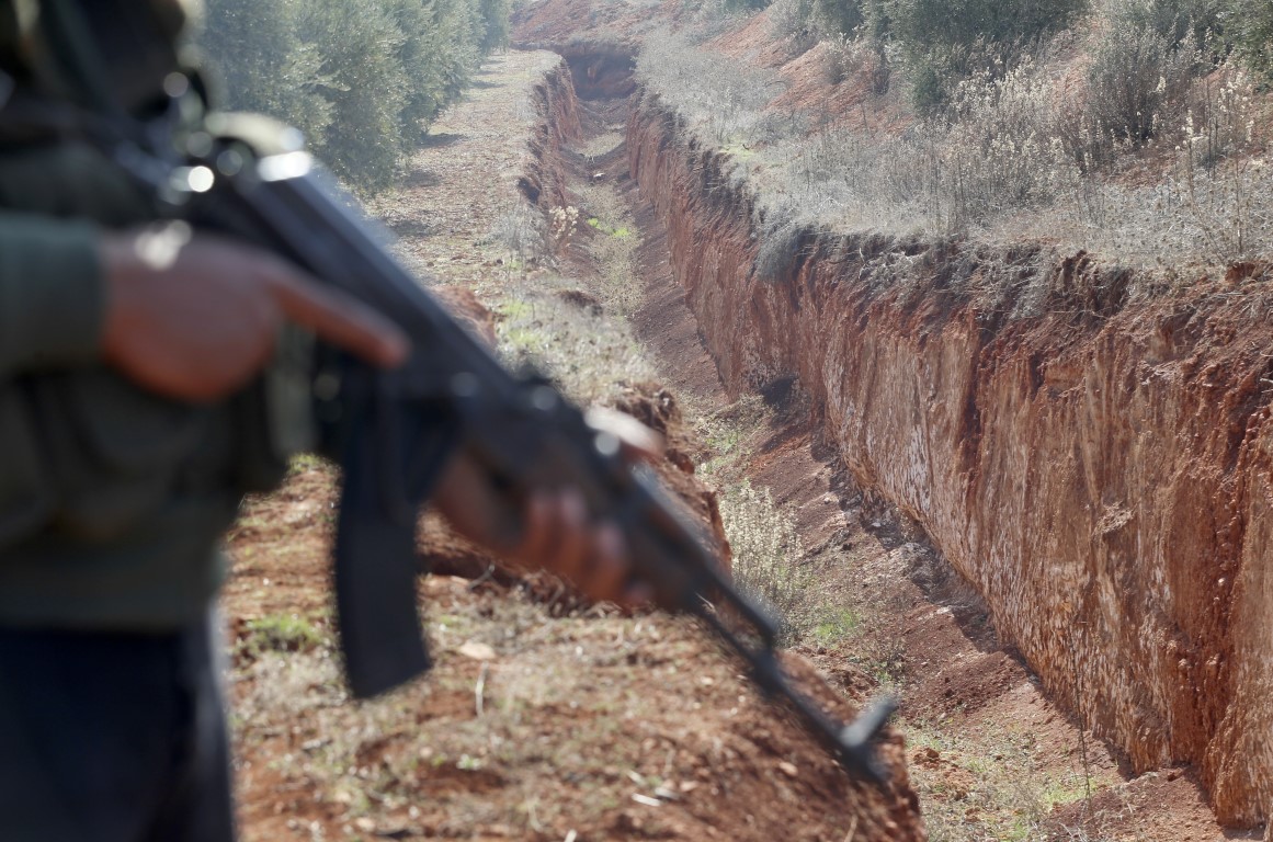 PYD/PKK’nın dağı tepeyle bağladığı hendek ortaya çıkarıldı