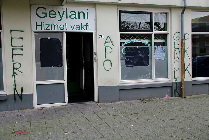 PKK yandaşları ibadethanelere saldırdı