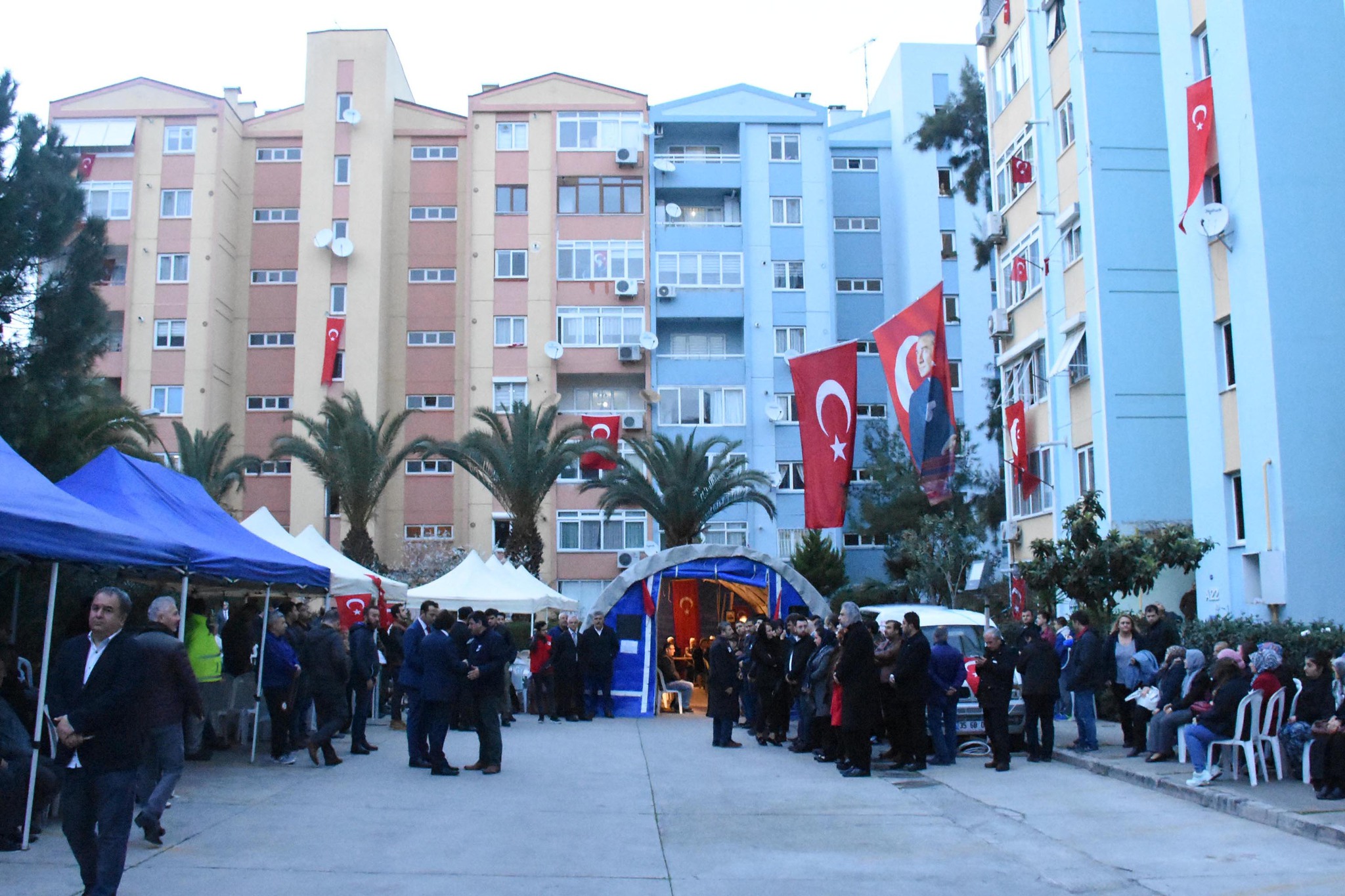 Başbakan Yıldırım İzmir’de şehit astsubayın mevlidine katıldı