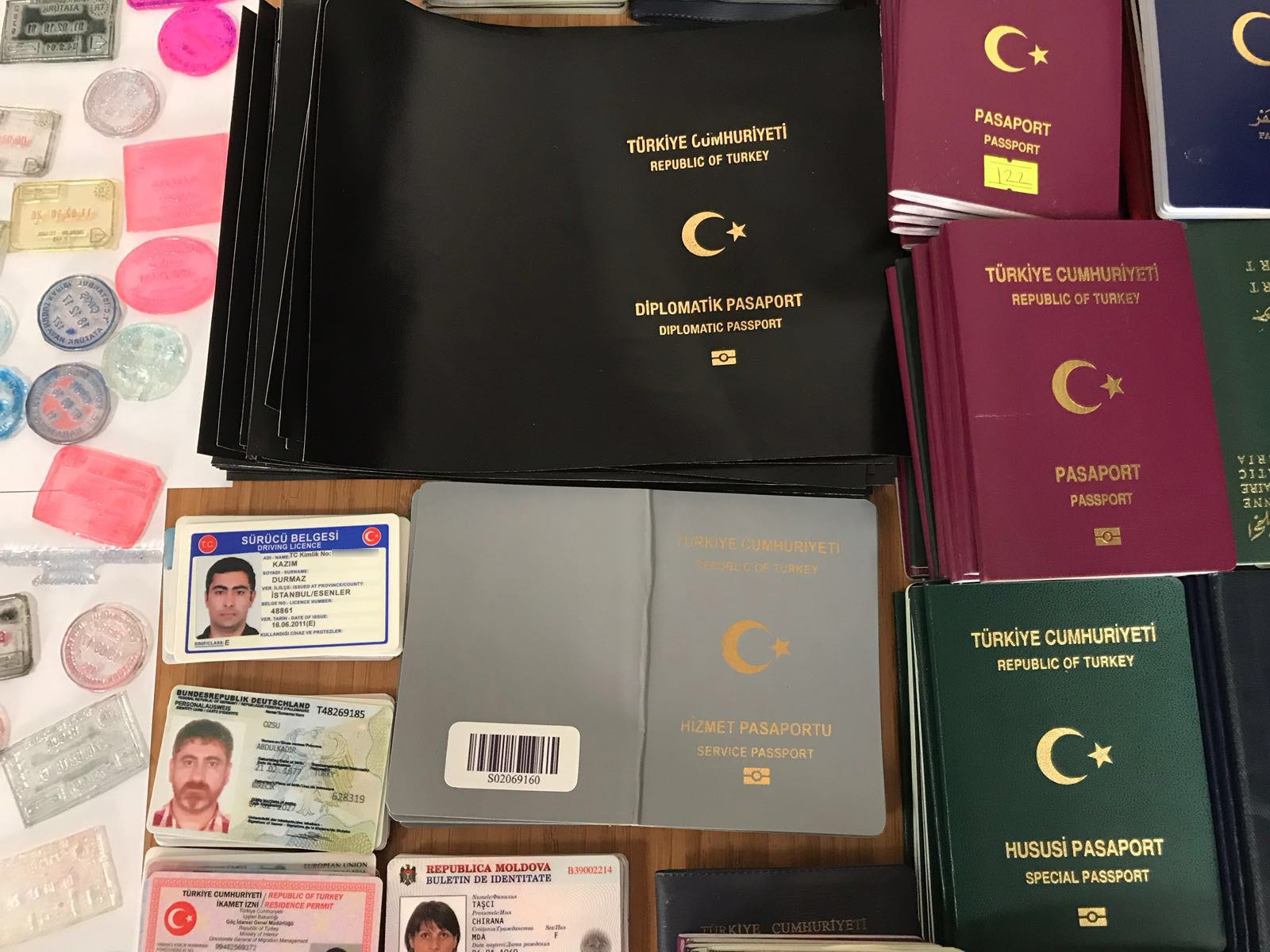 Sahte pasaport operasyonunda FETÖ izi