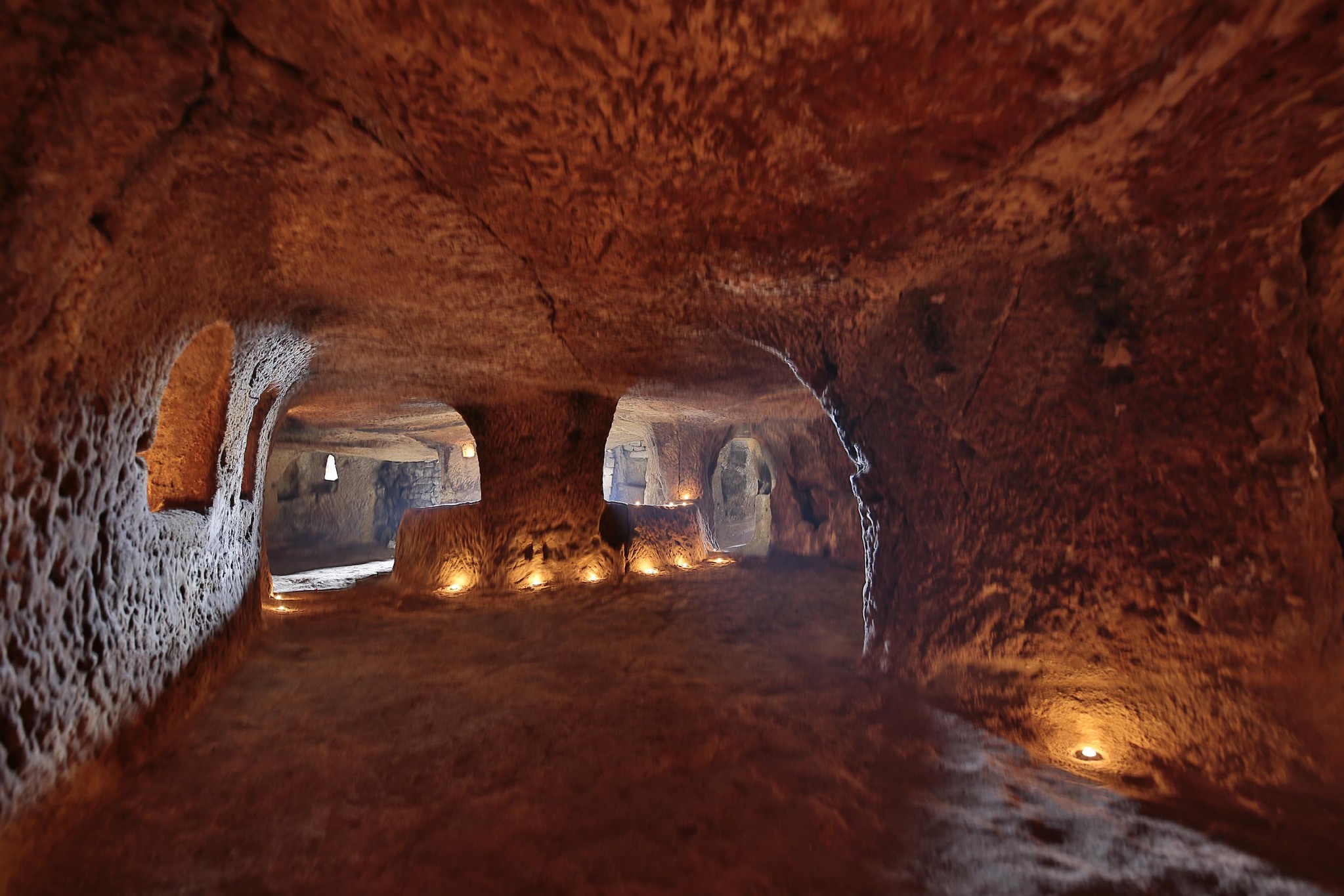 Dünyanın en büyük yeraltı yerleşiminin bir bölümü ziyaretçilere açılıyor