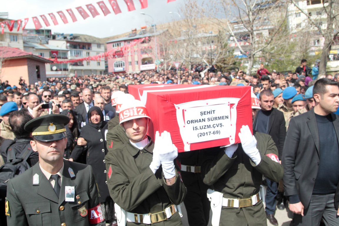 Afrin şehidi Uzman Çavuş Orhan Sürmen’i Kahramanmaraş’ta 10 bin kişi uğurladı