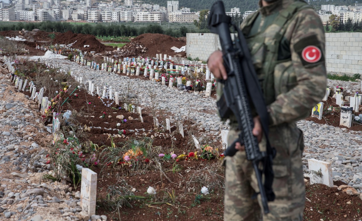 Afrin’de terörist mezarları bulundu