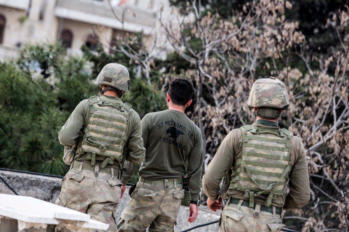 Türk askeri ve ÖSO birlikleri Afrin’in güneyine ilerliyor