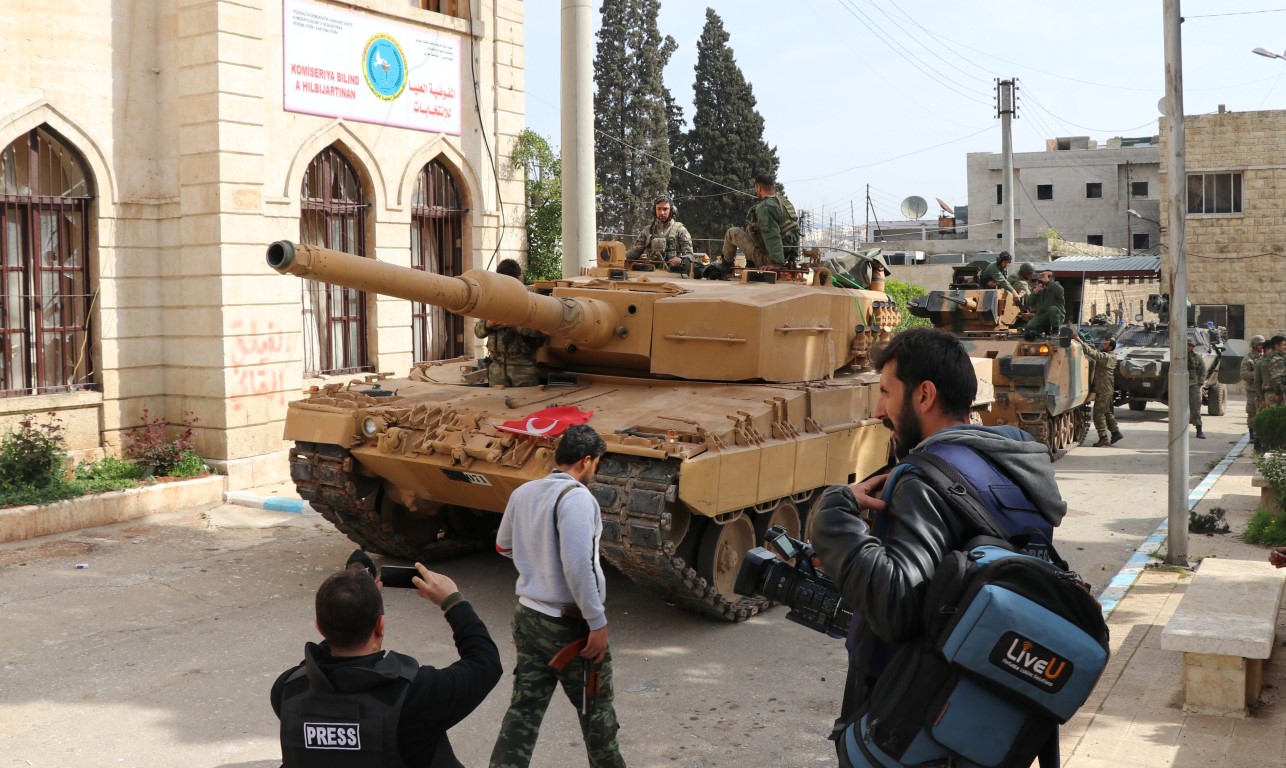 Türk askeri ve ÖSO birlikleri Afrin’in güneyine ilerliyor