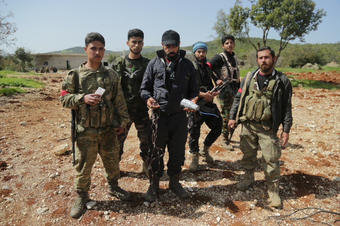 Afrin’in Racu beldesinde arama tarama çalışmaları