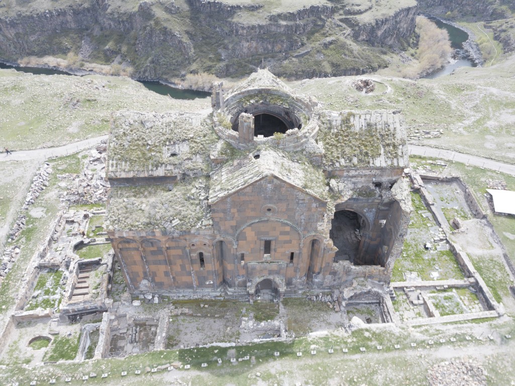 Ani’deki ’Büyük Katedral’ restore edilecek