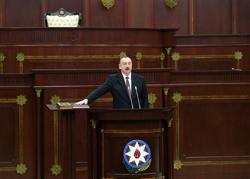 Azerbaycan Cumhurbaşkanı İlham Aliyev yemin ederek görevine başladı