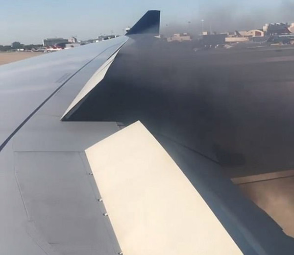 ABD’de yolcu uçağı alev aldı!