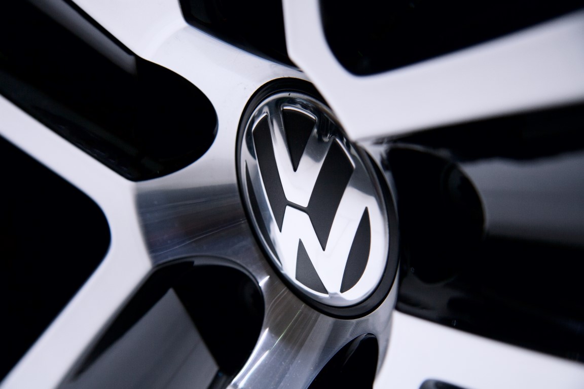 Volkswagen logosunu değiştiriyor