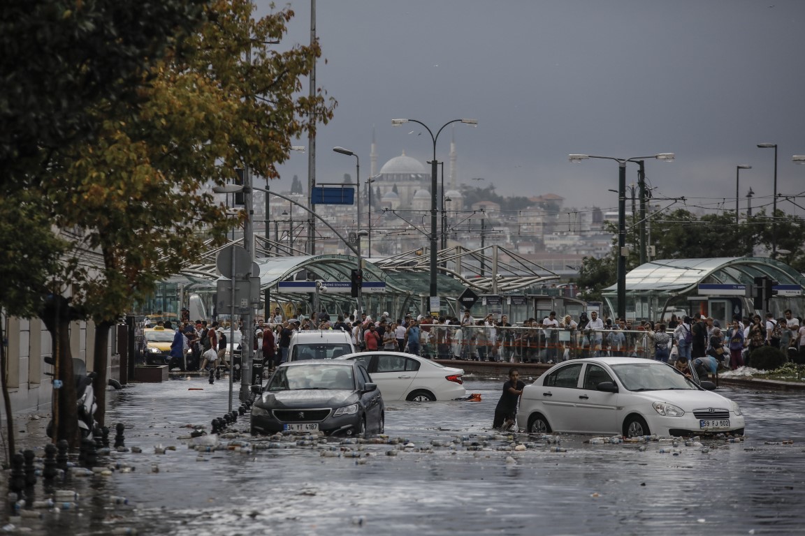 Kuvvetli yağış geliyor İstanbullar dikkat!