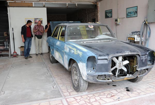 Aracını Türkiye’de boyatmak için binlerce kilometre yaptı